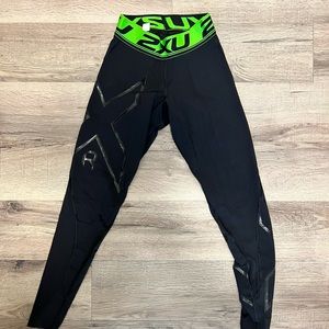 Women’s 2XU compression leggings